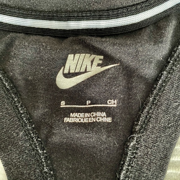 Nike Tank Top - Picture 2 of 4
